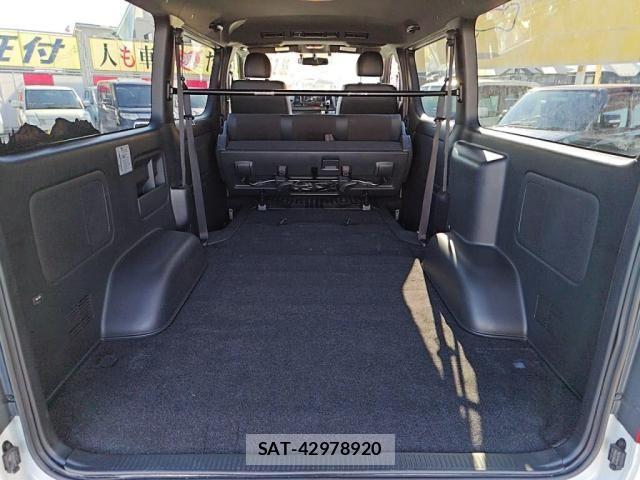 Toyota HIACE VAN 2022-10 6914591-26