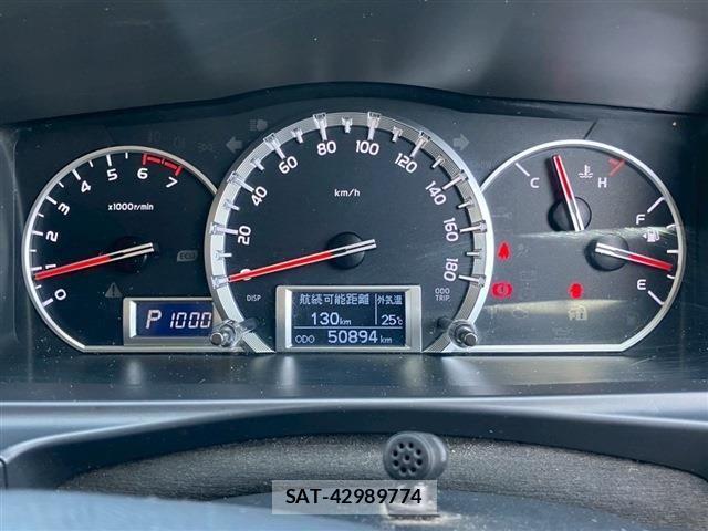 Toyota HIACE VAN 2017-10 6998851-11