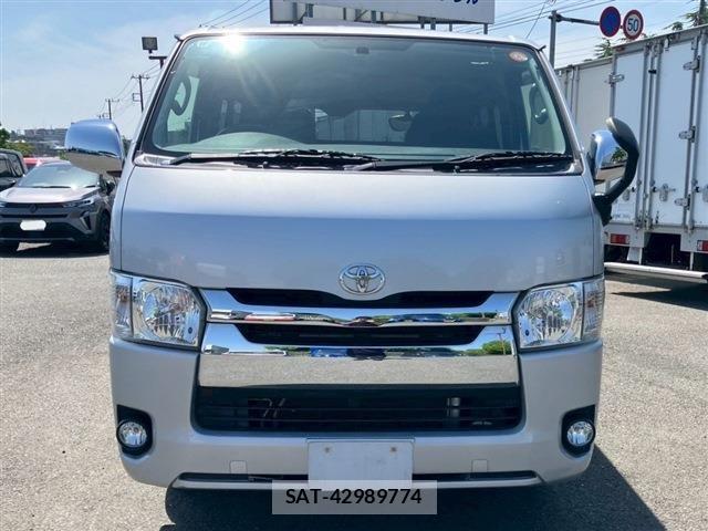 Toyota HIACE VAN 2017-10 6998851-1