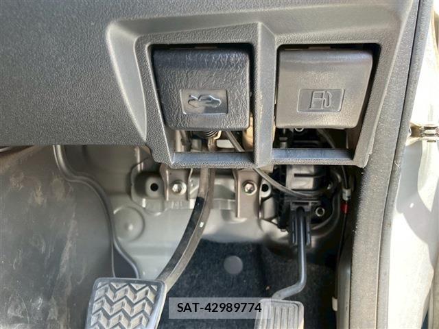 Toyota HIACE VAN 2017-10 6998851-21