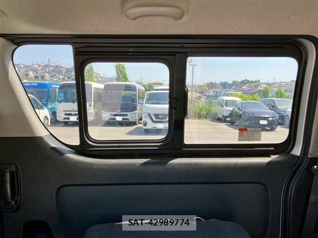 Toyota HIACE VAN 2017-10 6998851-25