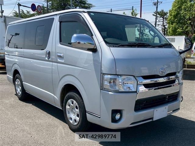 Toyota HIACE VAN 2017-10 6998851-2