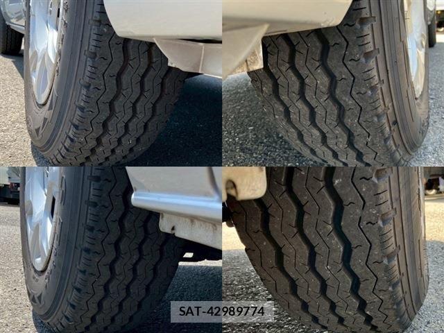 Toyota HIACE VAN 2017-10 6998851-29