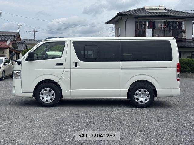 Toyota HIACE VAN 2026-03 6998874-9