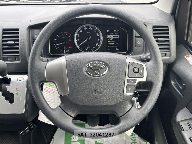 Toyota HIACE VAN 2026-03 6998874-13