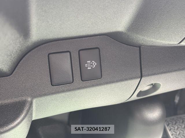 Toyota HIACE VAN 2026-03 6998874-18