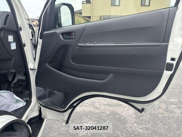 Toyota HIACE VAN 2026-03 6998874-19