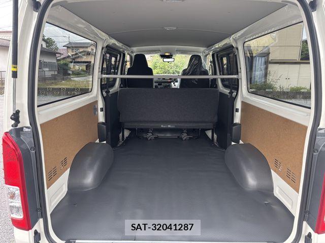 Toyota HIACE VAN 2026-03 6998874-22