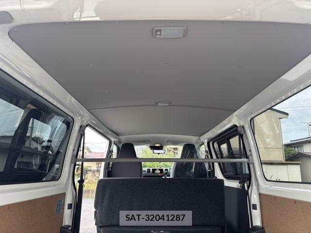 Toyota HIACE VAN 2026-03 6998874-24