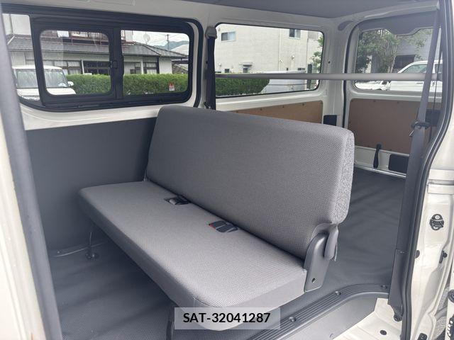 Toyota HIACE VAN 2026-03 6998874-25