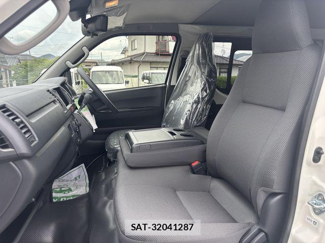Toyota HIACE VAN 2026-03 6998874-27
