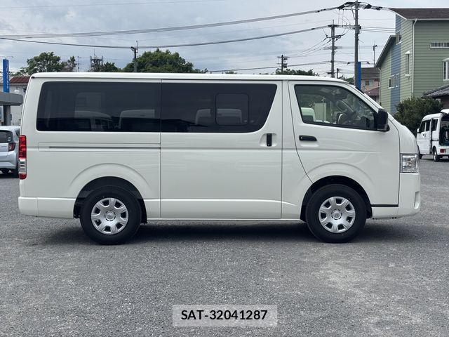 Toyota HIACE VAN 2026-03 6998874-5