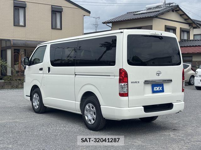 Toyota HIACE VAN 2026-03 6998874-8