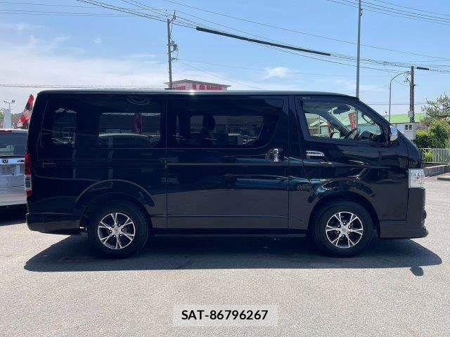 Toyota HIACE VAN 2018-09 6998857-21