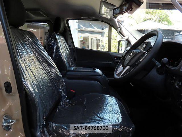 Toyota HIACE VAN 2026-04 6998836-11