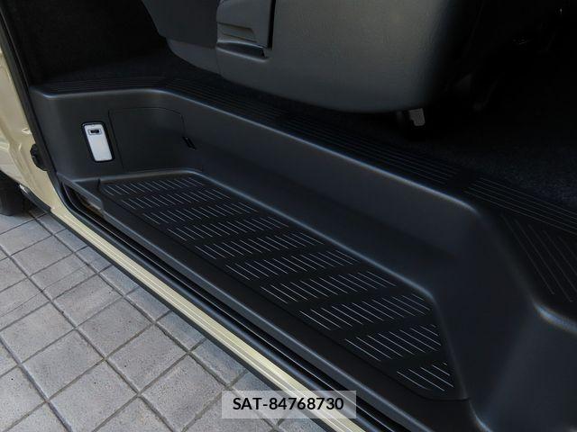 Toyota HIACE VAN 2026-04 6998836-20