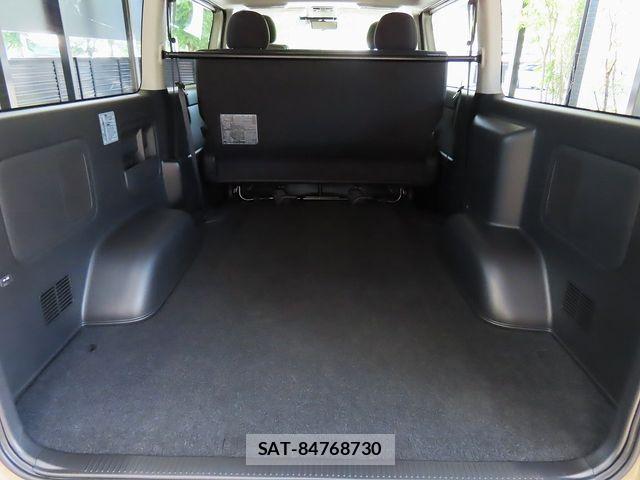 Toyota HIACE VAN 2026-04 6998836-24