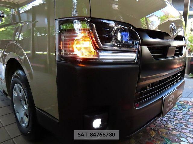 Toyota HIACE VAN 2026-04 6998836-5