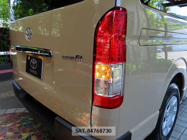 Toyota HIACE VAN 2026-04 6998836-7