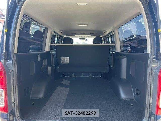 Toyota HIACE VAN 2018-05 6998853-12