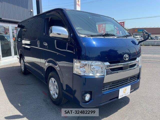 Toyota HIACE VAN 2018-05 6998853-18