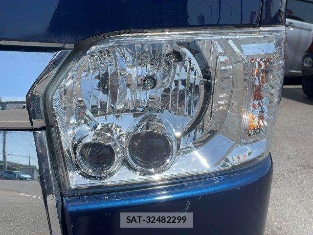 Toyota HIACE VAN 2018-05 6998853-24