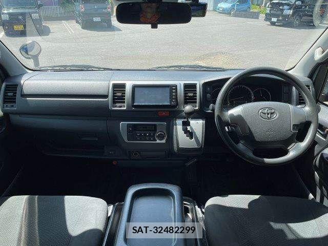 Toyota HIACE VAN 2018-05 6998853-2