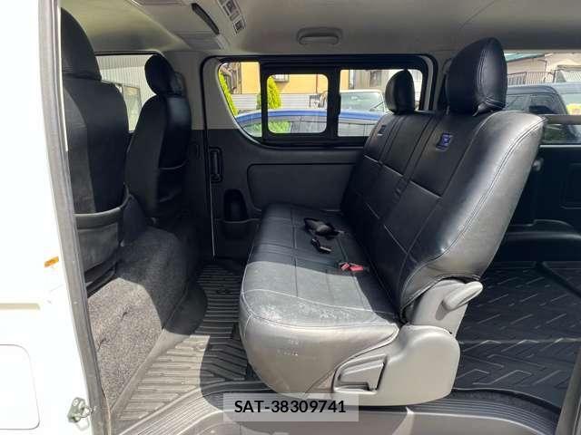Toyota HIACE VAN 2020-06 6998856-13