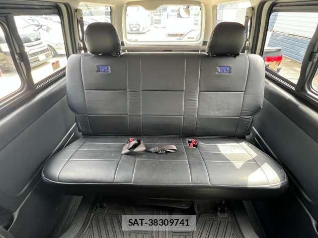 Toyota HIACE VAN 2020-06 6998856-15