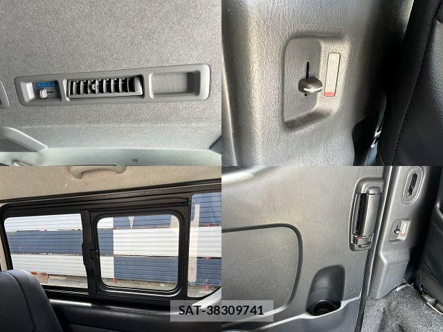 Toyota HIACE VAN 2020-06 6998856-21