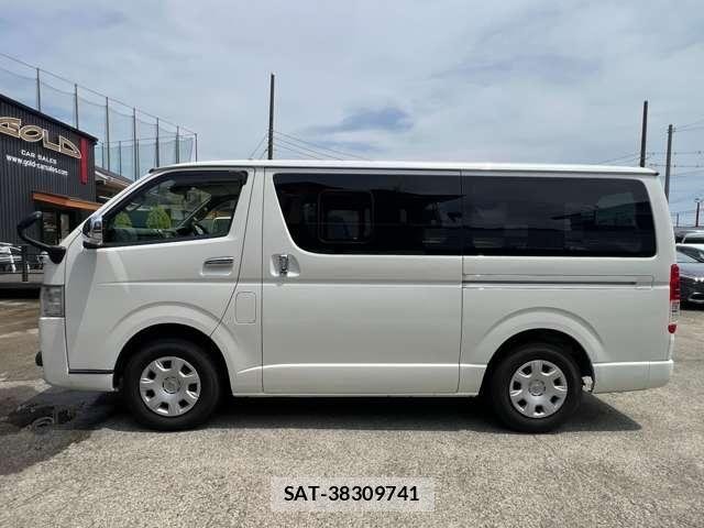 Toyota HIACE VAN 2020-06 6998856-25