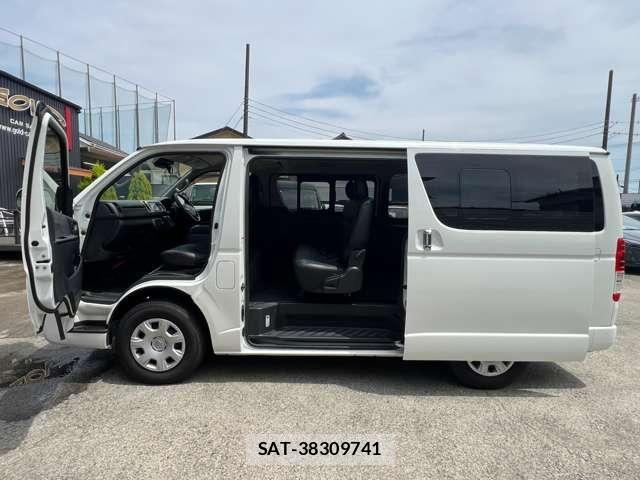 Toyota HIACE VAN 2020-06 6998856-26