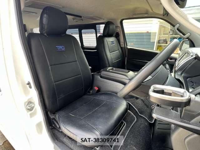 Toyota HIACE VAN 2020-06 6998856-6
