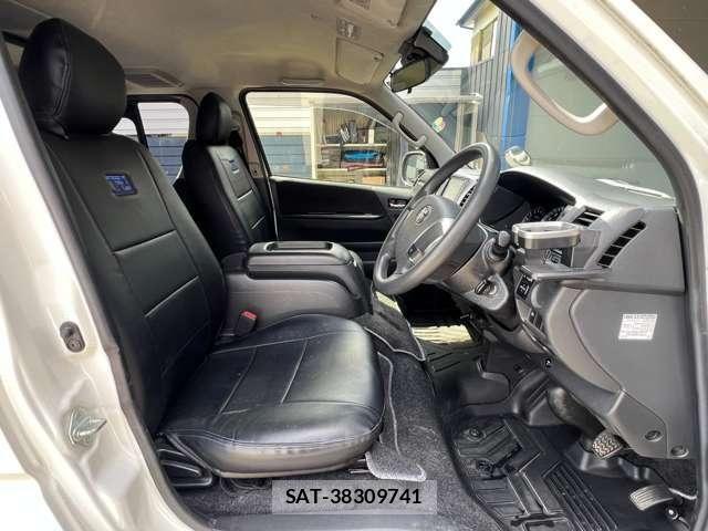 Toyota HIACE VAN 2020-06 6998856-7