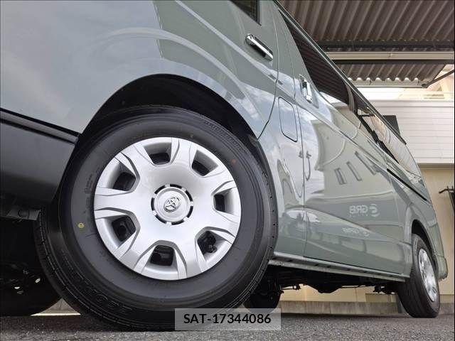Toyota HIACE VAN 2026-02 7021775-9