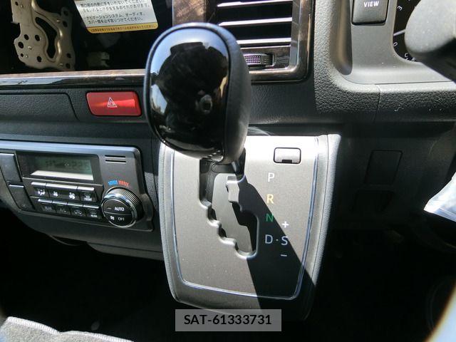 Toyota HIACE VAN 2026-04 7021779-18