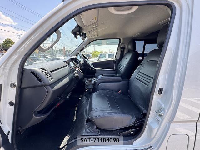 Toyota HIACE VAN 2018-03 7021782-10