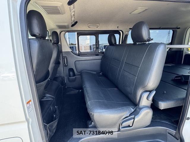 Toyota HIACE VAN 2018-03 7021782-11