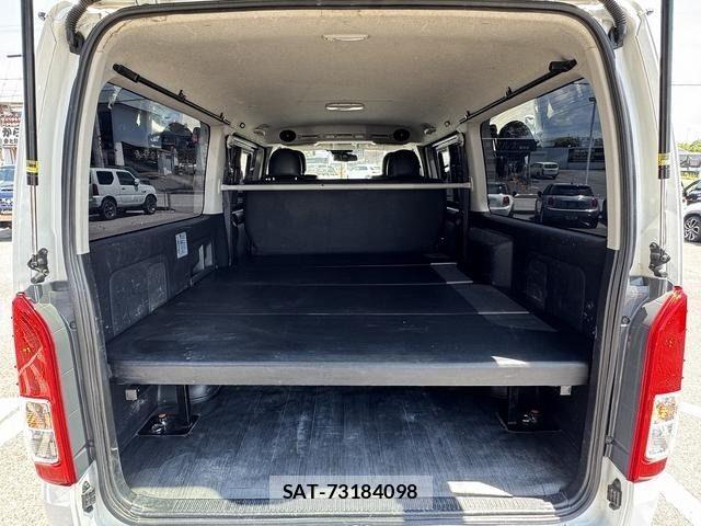 Toyota HIACE VAN 2018-03 7021782-12