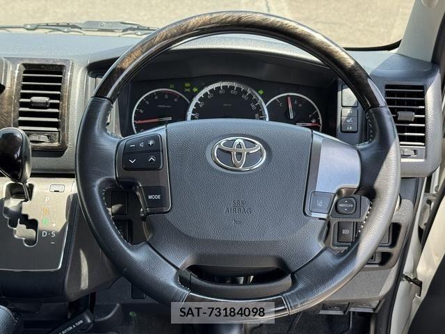 Toyota HIACE VAN 2018-03 7021782-13