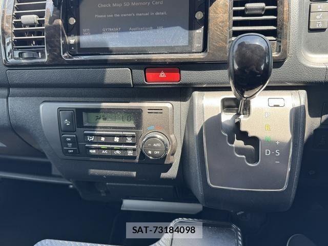 Toyota HIACE VAN 2018-03 7021782-21