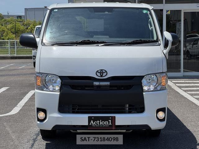 Toyota HIACE VAN 2018-03 7021782-2
