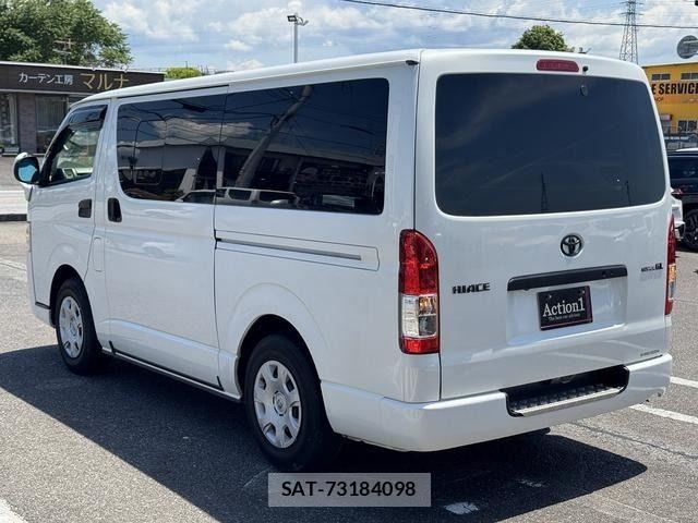 Toyota HIACE VAN 2018-03 7021782-3