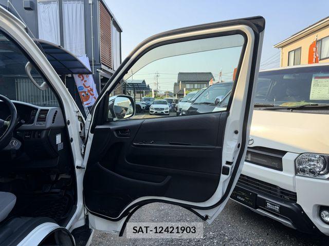 Toyota HIACE VAN 2007-02 7021787-17
