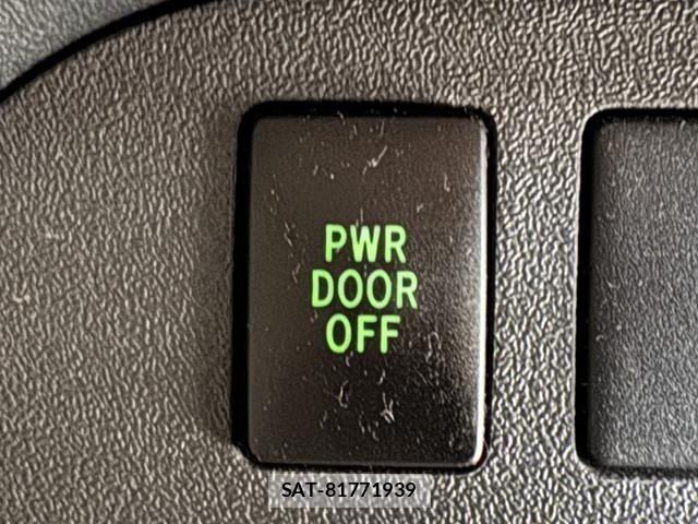 Toyota HIACE VAN 2015-09 7021785-24