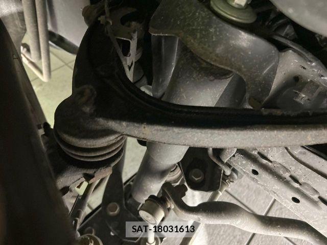 Toyota HIACE VAN 2025-09 7061089-19