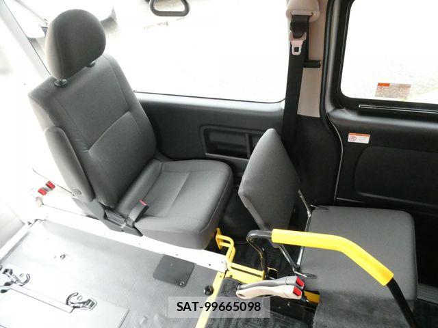 Toyota HIACE VAN 2025-06 7061101-13