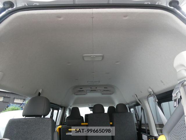 Toyota HIACE VAN 2025-06 7061101-24