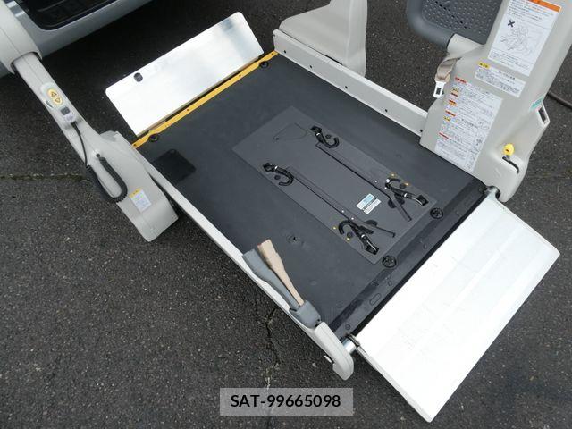 Toyota HIACE VAN 2025-06 7061101-3