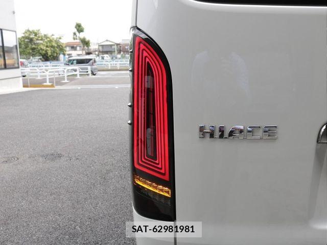 Toyota HIACE VAN 2022-01 7061091-6